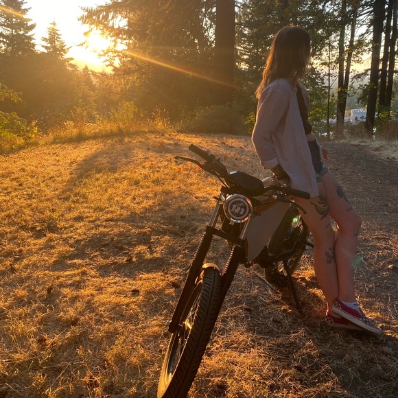 Meet your Posher, Amber - Picture 1 of 1